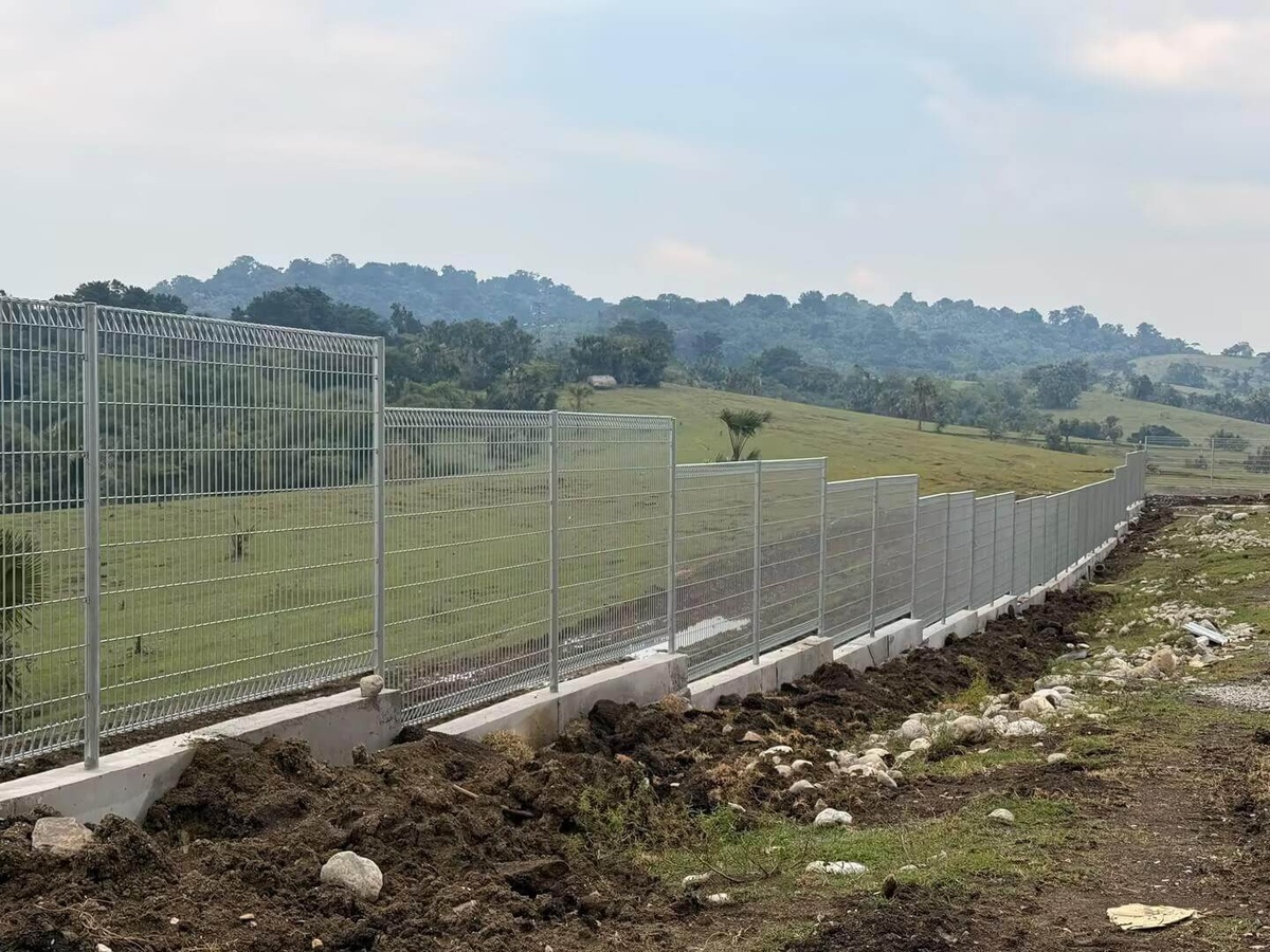 Long-run galvanized BRC fence project
