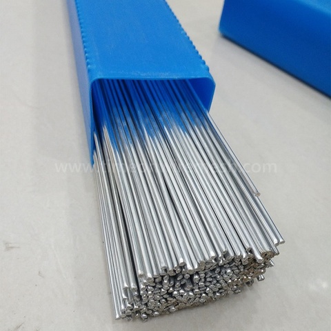 Galvanized straight cut wire in protective packaging