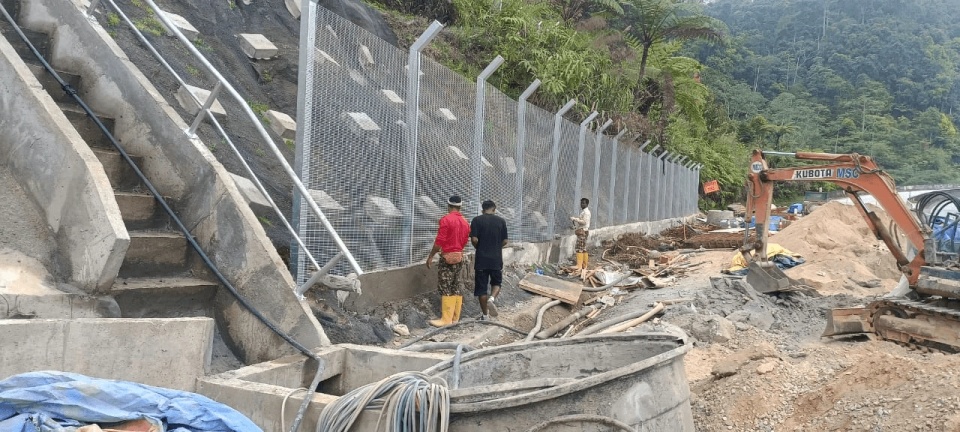 358 anti-climb security fence installation